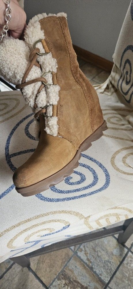 Size 9.5 Sorel Joan Of Arctic Wedge II Winter Boot