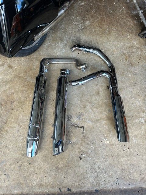 2023 Harley Davidson Street Glide Exhaust