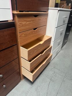 Five drawers dresser / 5 drawers dresser