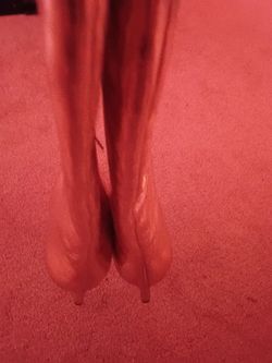 Gold https://offerup.com/redirect/?o=Qm9vdHMuTmV3