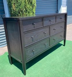 SOLID WOOD QUALITY DRESSER