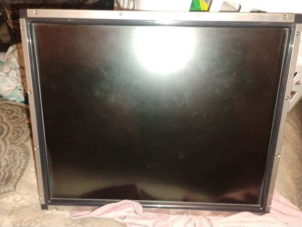Elo 17" LCD Touchscreen Gaming Monitor