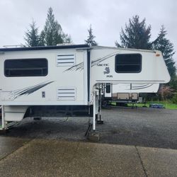 Arctic Fox Camper 990
