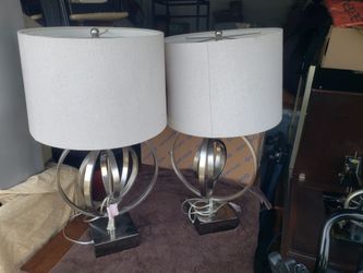 PAIR OF LAMPS