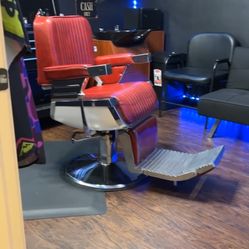 BARBER CHAIR
