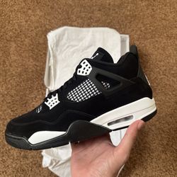 Jordan 4 Retro White Thunder - Size 11.5