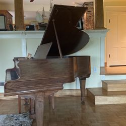 Piano free To A Good Home