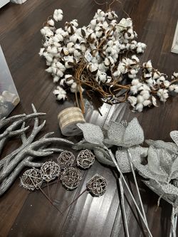 Rustic Christmas Holiday Decor Picks