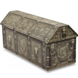 “Nosferatu” coffin- Official tin embossed popcorn bucket