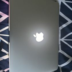 2017 Apple MacBook Air 