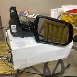 Passenger Side Chevy Traverse 2021 Without Exterior Cover