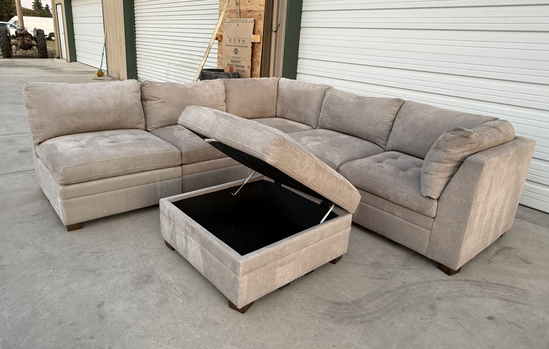 6 PIECE MODULAR SECTIONAL WITH OTTOMAN