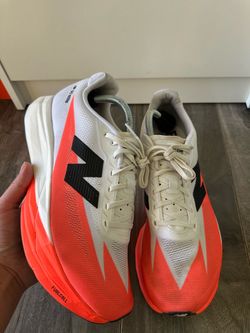 New Balance FuelCell SuperComp Elite ‘Urgent Red’ (size 9.5m wide toe)