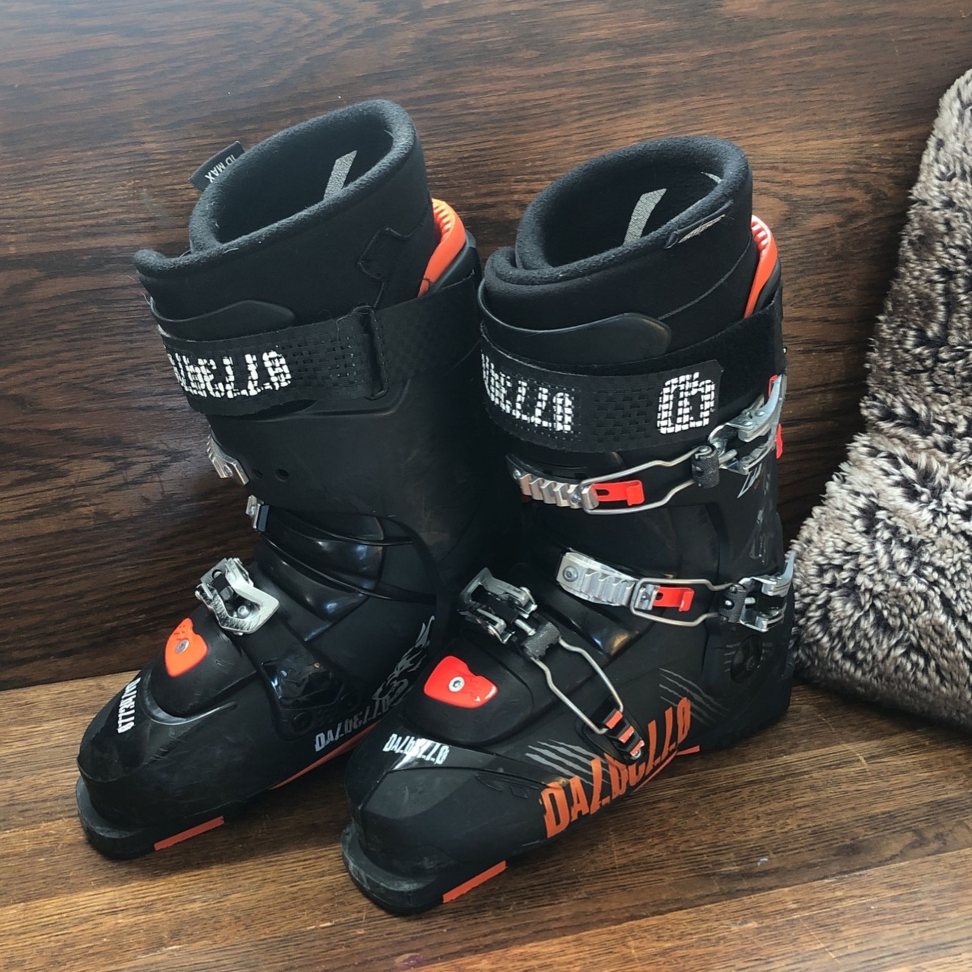 Dalbello Ski Boots with Intuition Liners for Sale in Woodinville, WA OfferUp