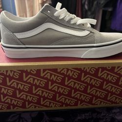 Old Skool Vans [women’s 8.5]
