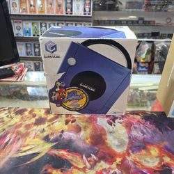 Nintendo GameCube Game Console Indigo Purple CIB Super Mario Sunshine Bundle!
