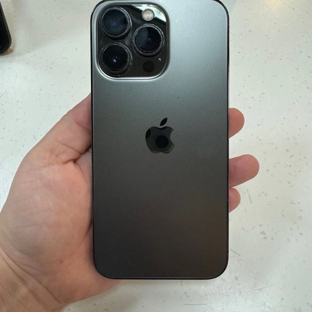 Apple— Phone. 13 Pro Max