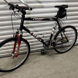 Trek MultiTrack Hybrid Bike – Red Manitou Suspension