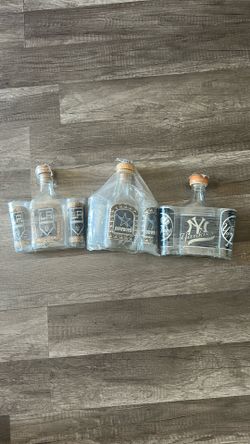 Liquor Bottle With 2 Shot Glasses