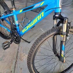 24 inch  Schwinn signature  like new conditions with upgrades