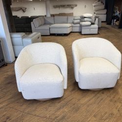 Delivery Available Henredon creams swivel chairs retails 600