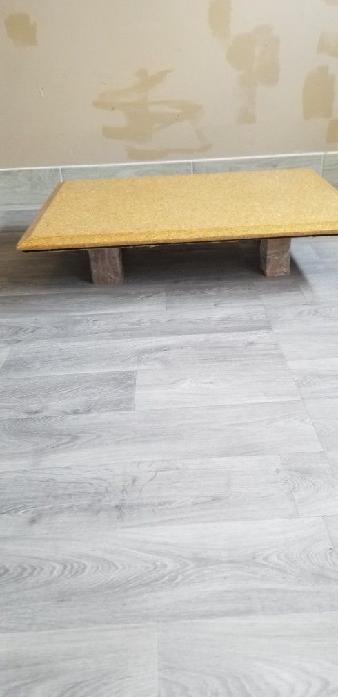 Table  With removable Legs