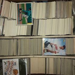 Baseball,Basketball, and football cards: Autographed signed :SEND A OFFER: :15$ a box: