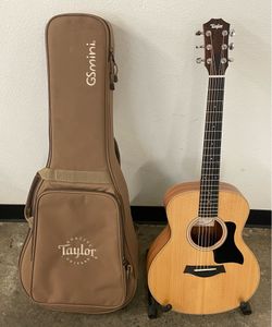 Taylor GSMini Acoustic Guitar w/Protective Case
