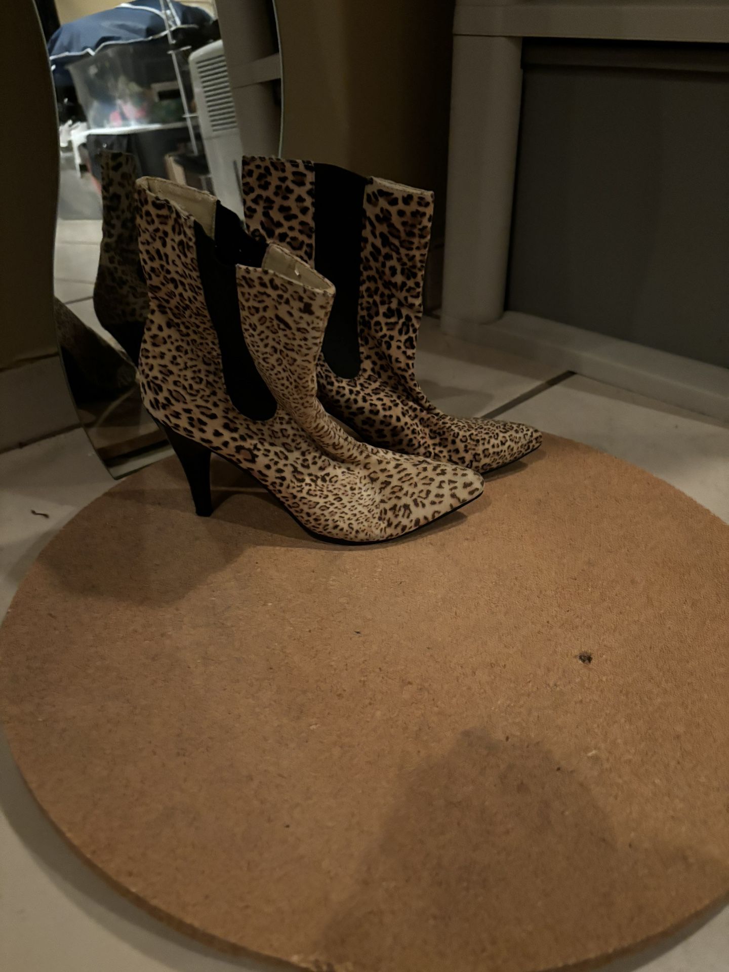 Tigre Boots Small Heels