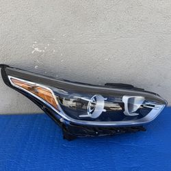 2019 2020 2021 Kia Forte Right Passenger Headlight Halogen OEM