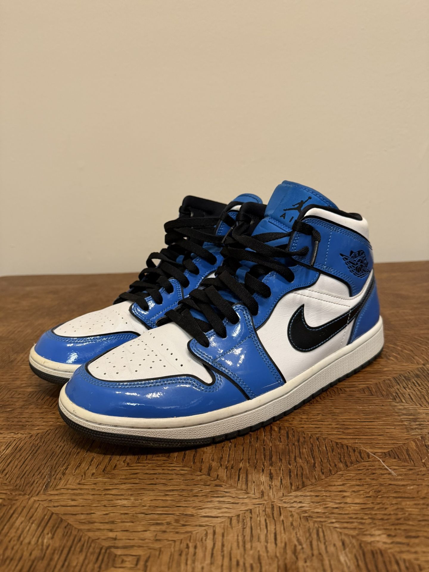 Jordan 1 Mid SE