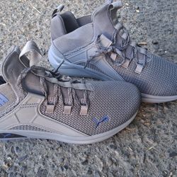 Brand New 91/2 Men's Puma Shoe