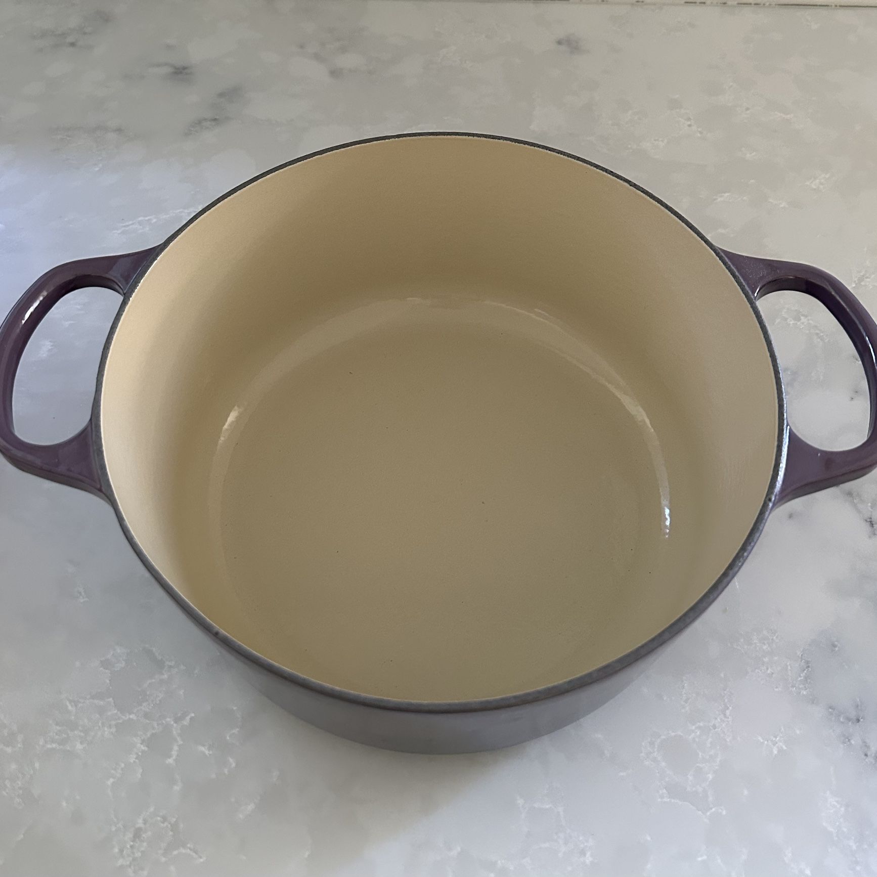 Le Creuset Shell pink heart Dutch Oven for Sale in Glendale, CA - OfferUp