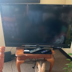 Sony Bravia 48’ TV With Roku Attachment 