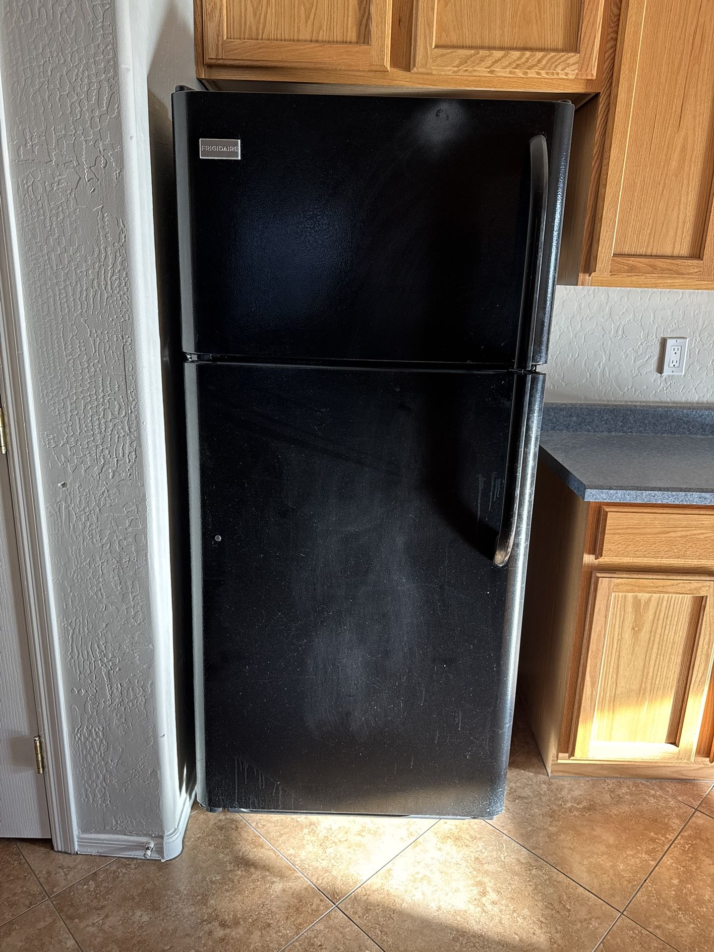 Black Frigidaire Refrigerator 20.6 Cubic Foot