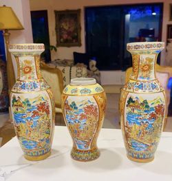 🏺 Set of 3 Oriental Style Decorative Vases