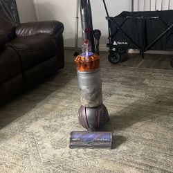 Dyson Vacuum 