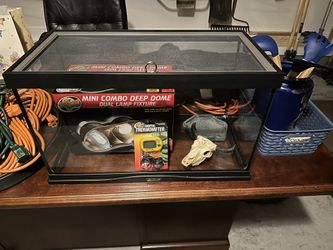 10 Gallon Zoo Med Terrarium