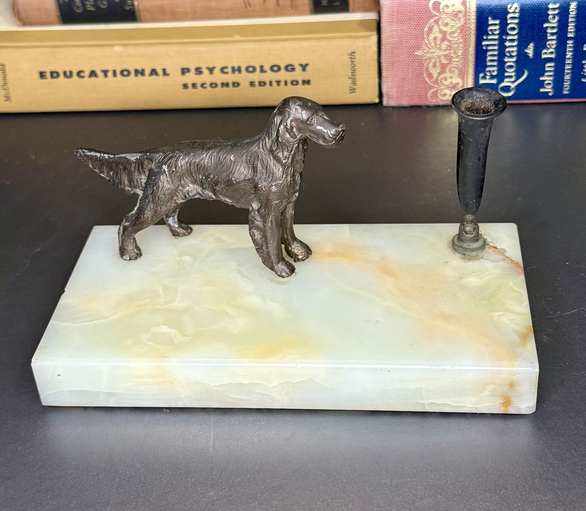 ANTIQUE 1920s METAL SETTER DOG DESK PAPERWEIGHT PEN HOLDER ON ONYX BASE