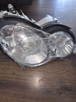 Mercedes Benz Head lights