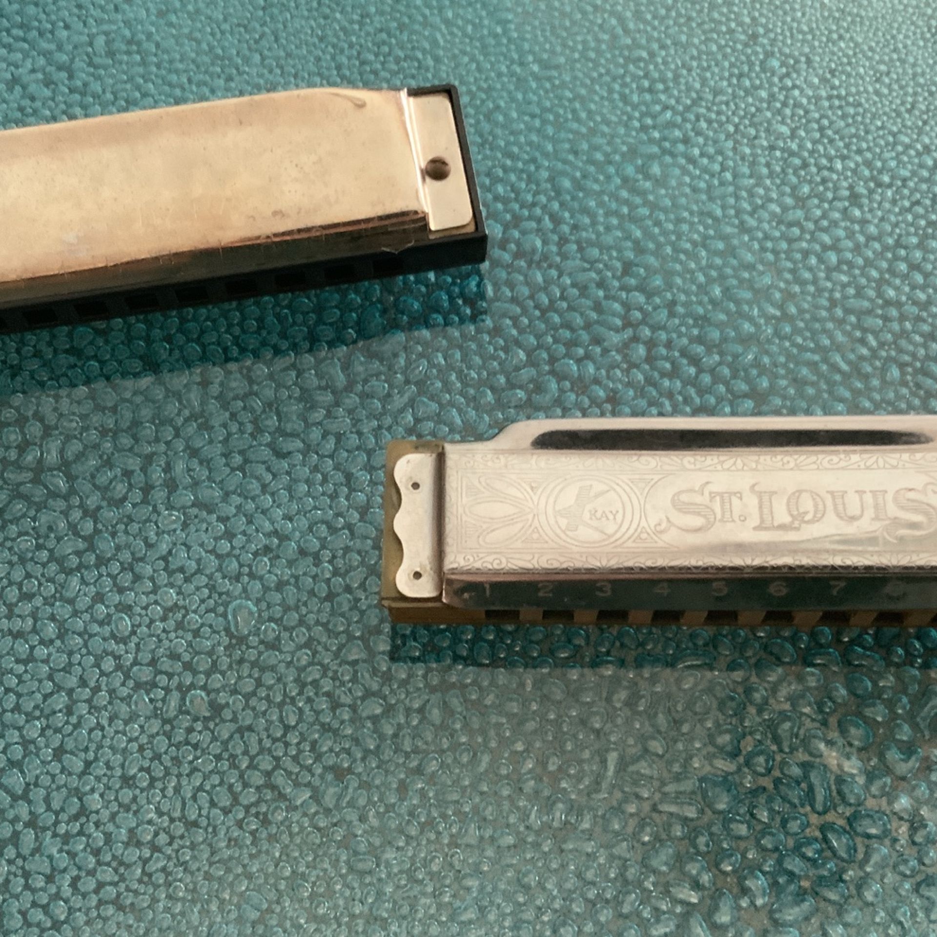 2 Harmonicas