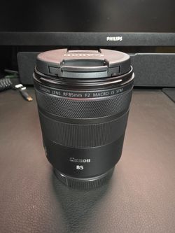 Canon RF85mm F2 Macro is STM Lens