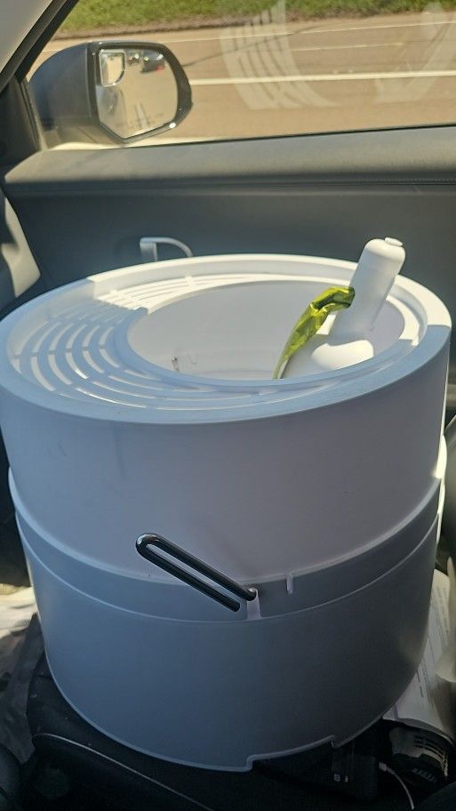 Litter Box With Scoop