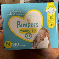 Newborn Pampers Swaddlers 140ct