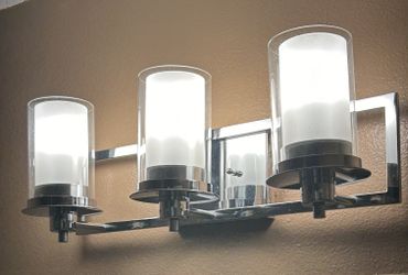 Bathroon row of lights.