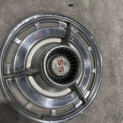 SS / Chevy Hubcaps 