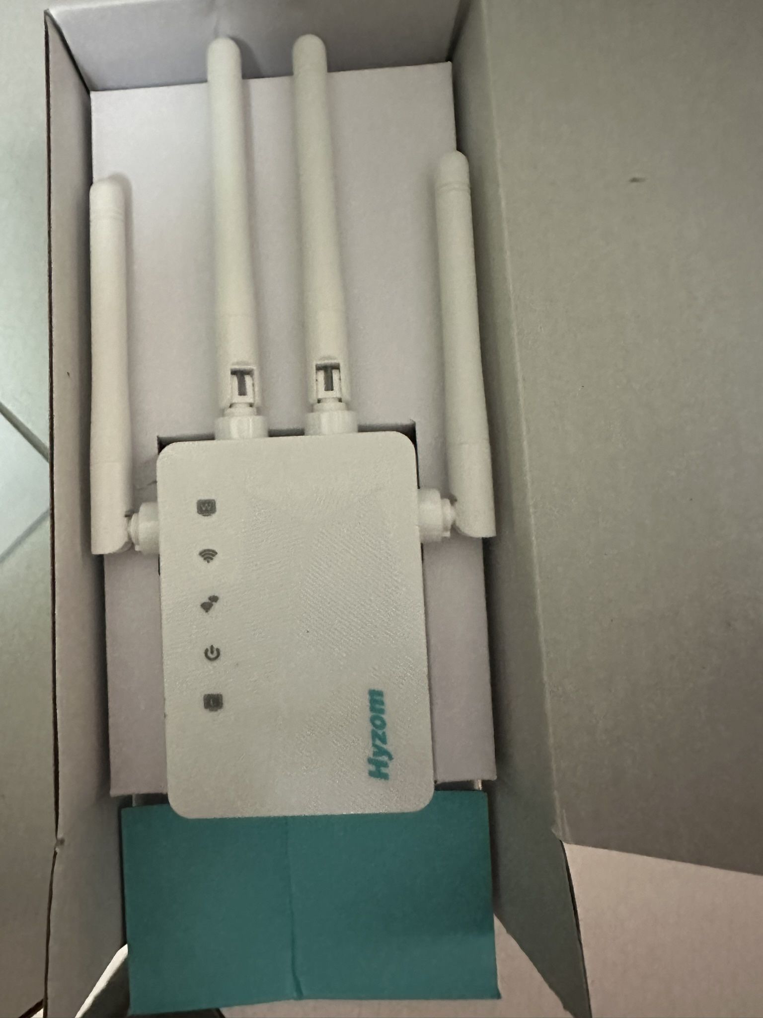 Hyzom WiFi Extender