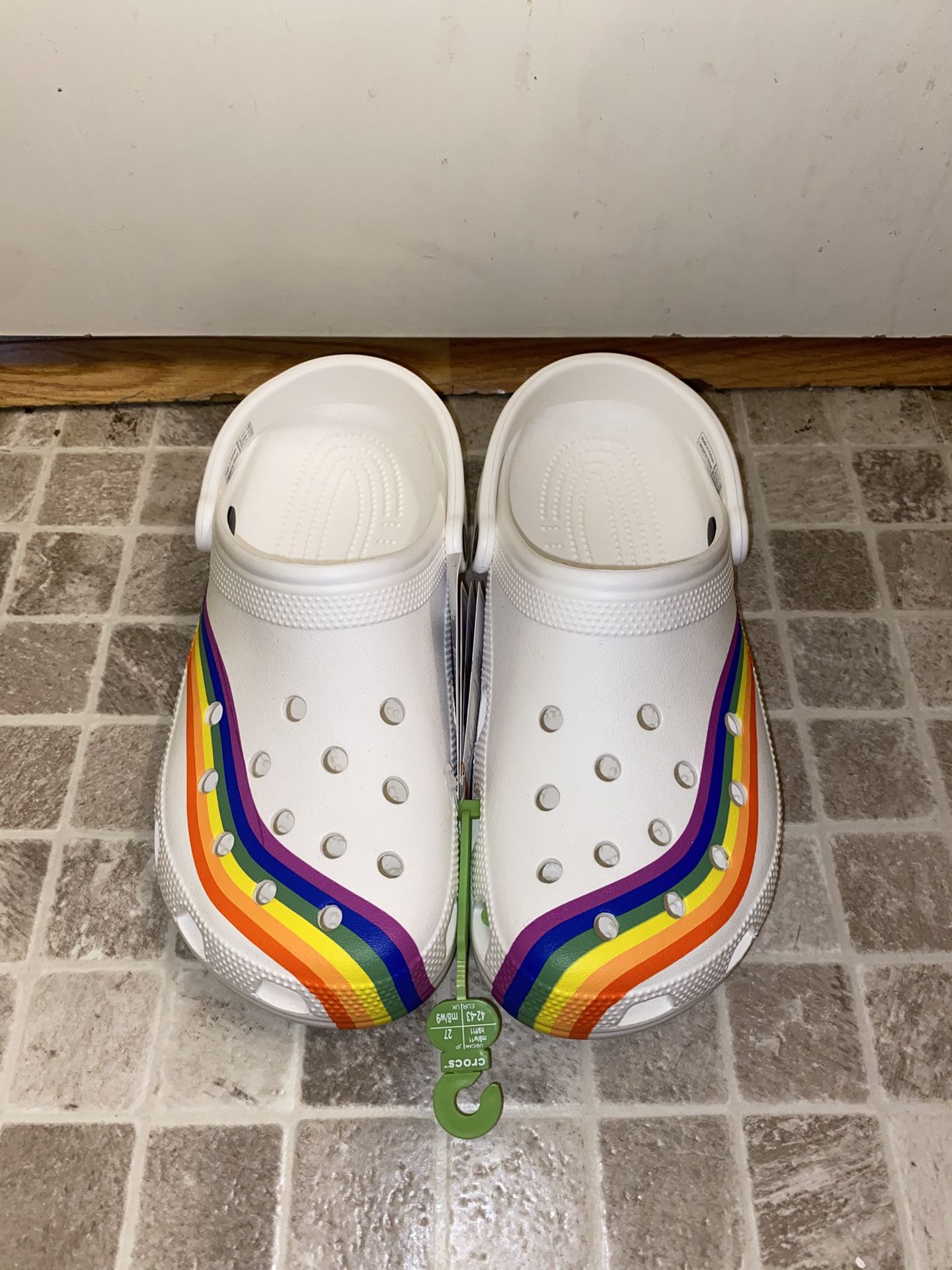 New Sz 42/43 Crocs