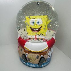 2004 Enesco SpongeBob Snow Globe I’m Safe Inside My Helmet - Plays theme song 6”