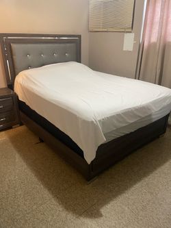 Queen bedroom set